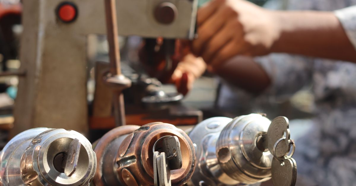 locksmith service technician — Sherman Oaks Locksmith Inc
