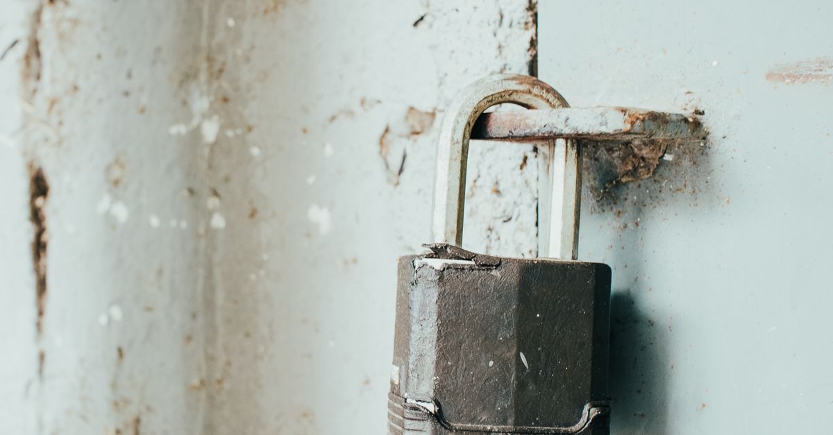 What Causes a Commercial Door to Fail at the Worst Moment — Sherman Oaks Locksmith Inc